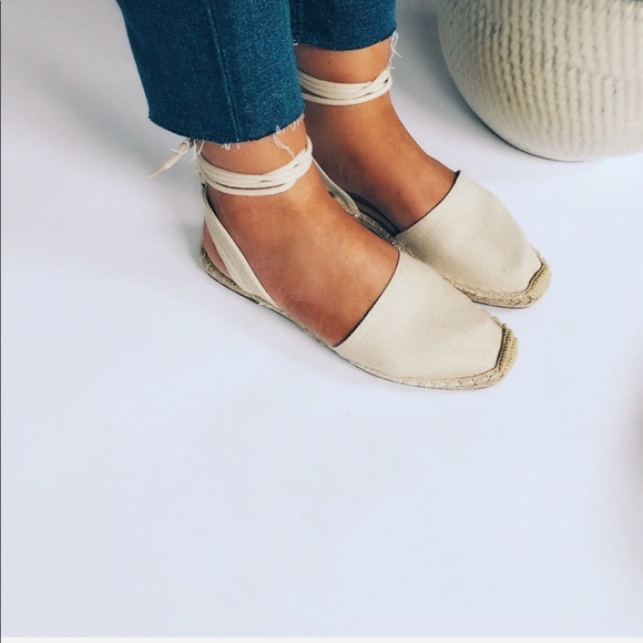 🆕✨Abby Cream Canvas Lace Up Espadrilles - Picture 4 of 8